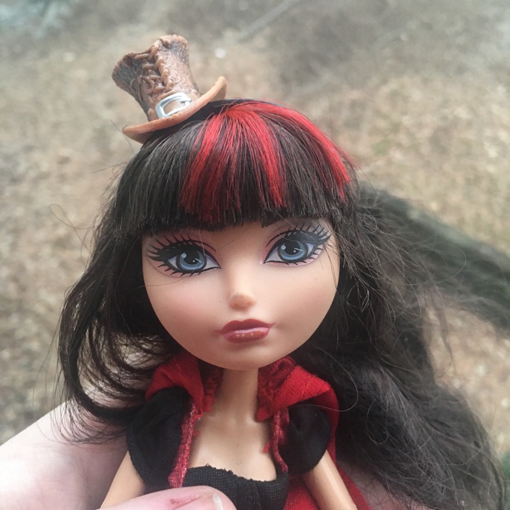Ever After High Hat-Tastic Tea Party Cerise Hood